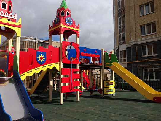 В нескольких регионах России построены игровые площадки и детские городки из фанеры  United Panel Group